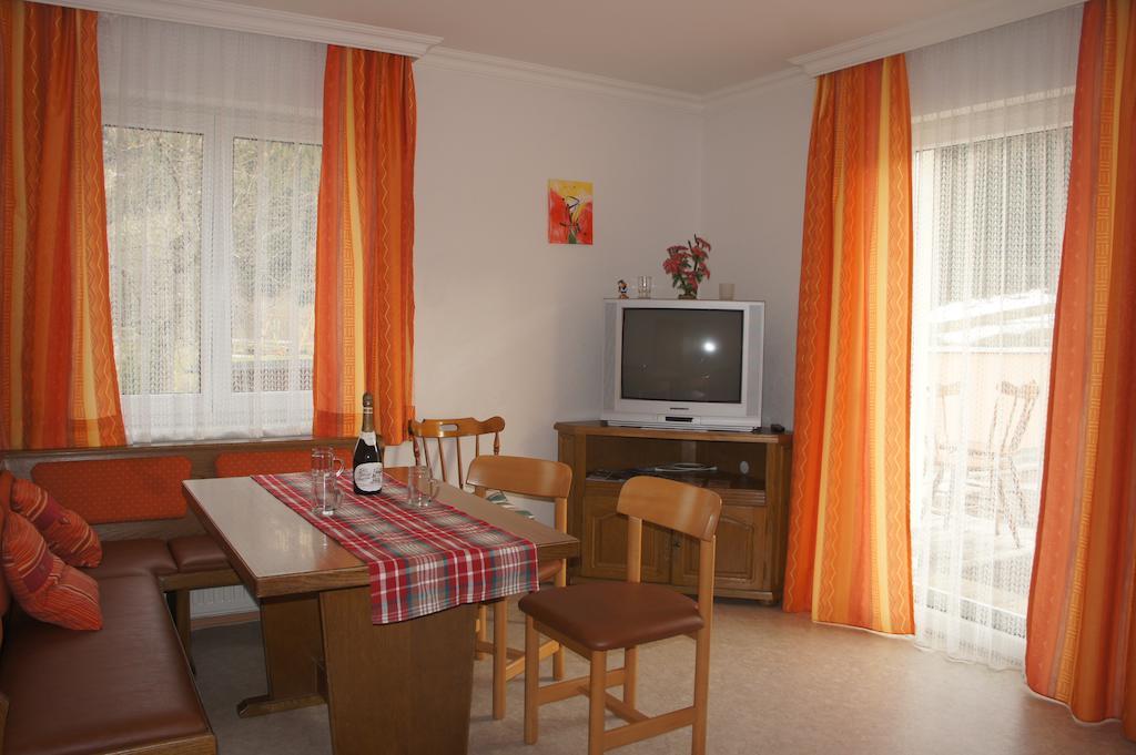 Appartementhaus Alpina Flattach Bagian luar foto